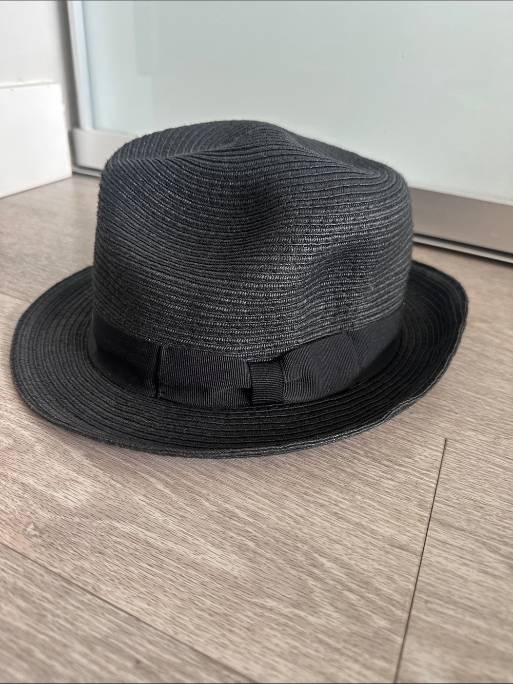 Aritzia Talula Black Straw Hat. Preowned. Size S